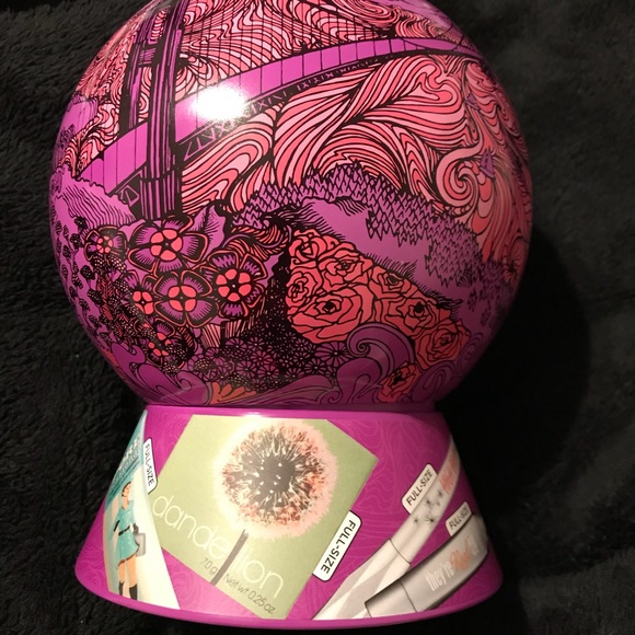 Benefit 4 Full Size Piece Gift Set $104 value - Picture 4 of 5